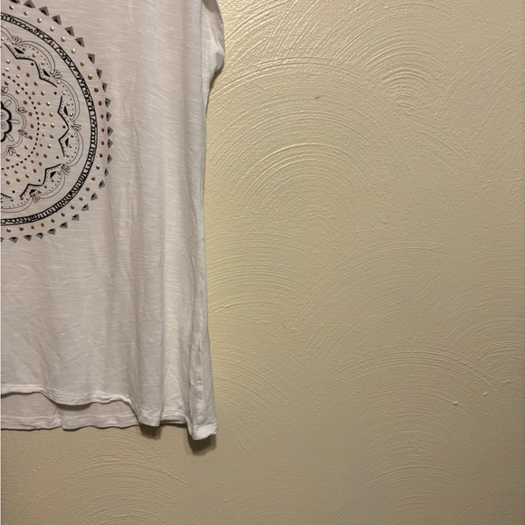 Elegant White Mandala Print Women's Tee - Picture 7 of 8